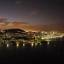 Visão noturna do Rio de Janeiro a partir da estação intermediária do bondinho do Pão de Açúcar